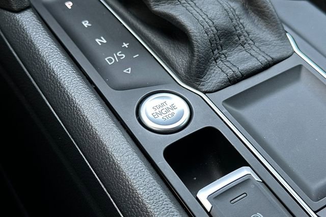 Used 2020 Volkswagen Atlas Cross Sport SE w/ Towing Package image 24