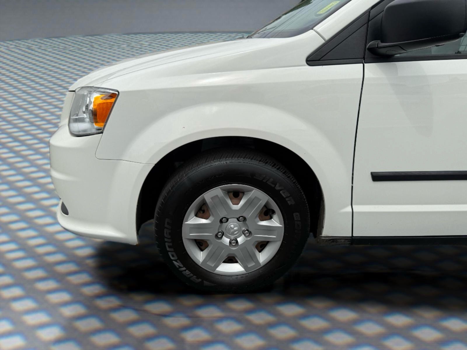 Used 2013 RAM C/V Tradesman FWD image 9
