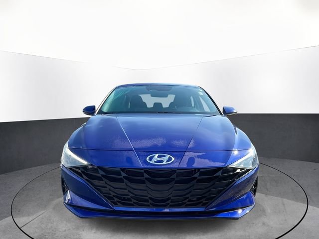 Used 2023 Hyundai Elantra Blue image 2