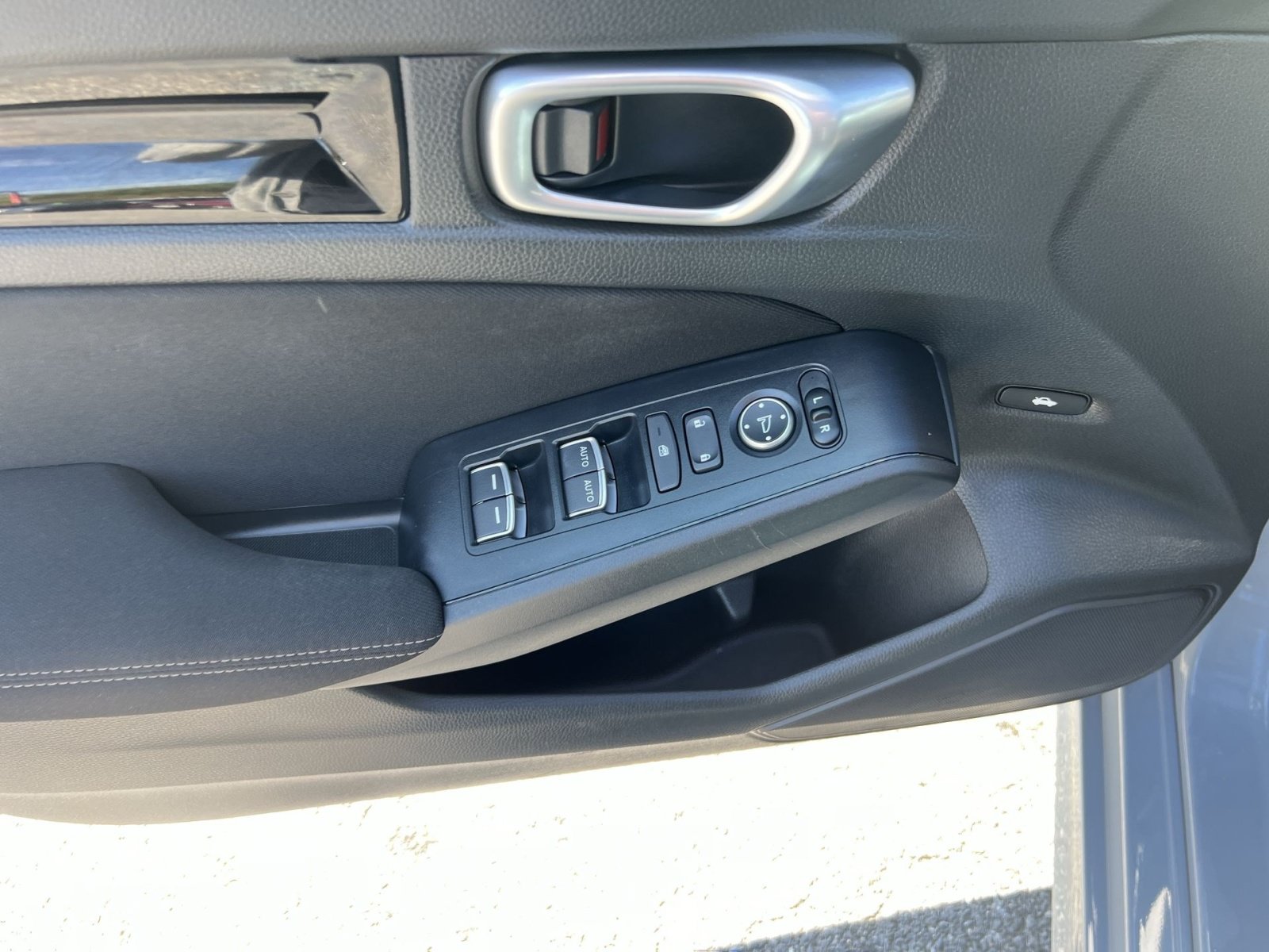 Used 2023 Honda Civic EX image 14