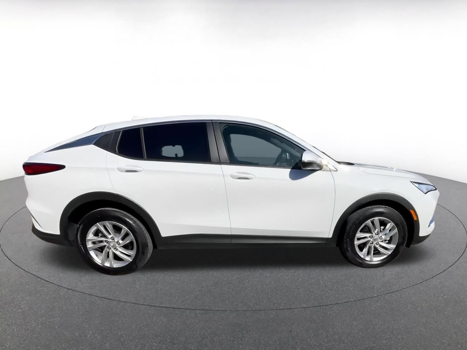 Used 2025 Buick Envista Preferred image 15