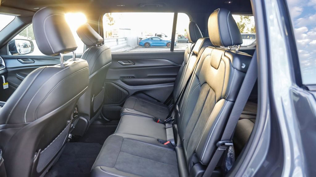 New 2025 Jeep Grand Cherokee L Altitude image 20