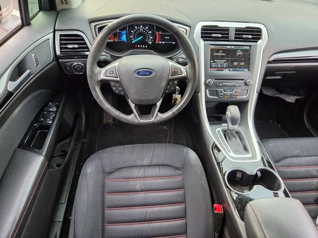 Used 2016 Ford Fusion SE FWD image 12