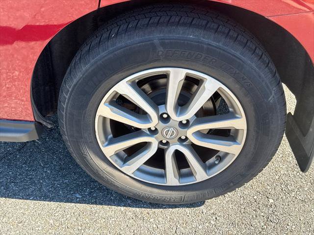 Used 2013 Nissan Pathfinder SV AWD/4WD image 7