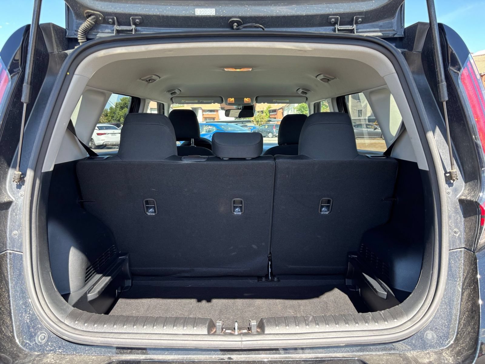 Used 2025 Kia Soul LX w/ LX Technology Package FWD image 28