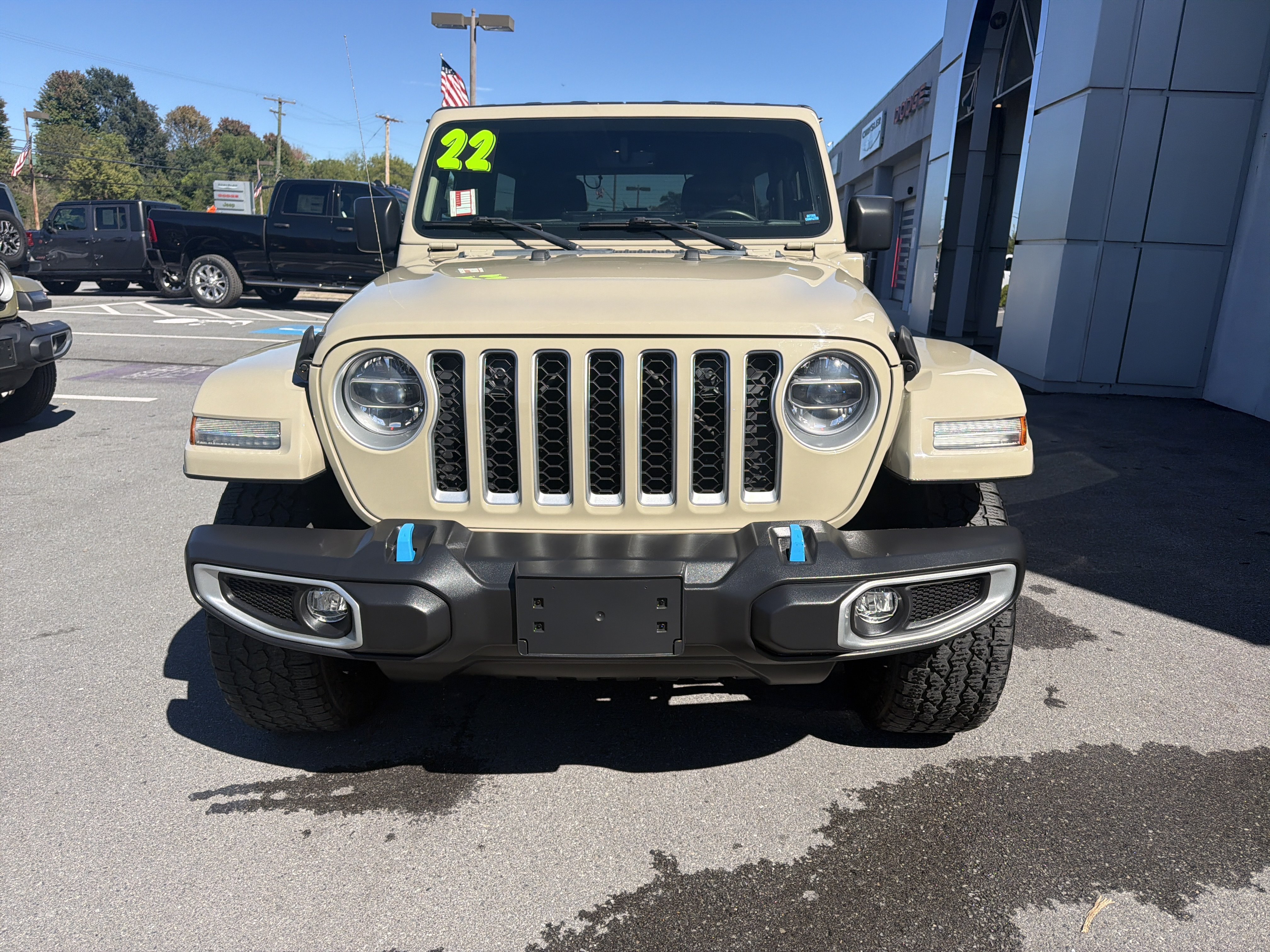 Used 2022 Jeep Wrangler Unlimited Sahara w/ Cold Weather Group AWD/4WD image 9