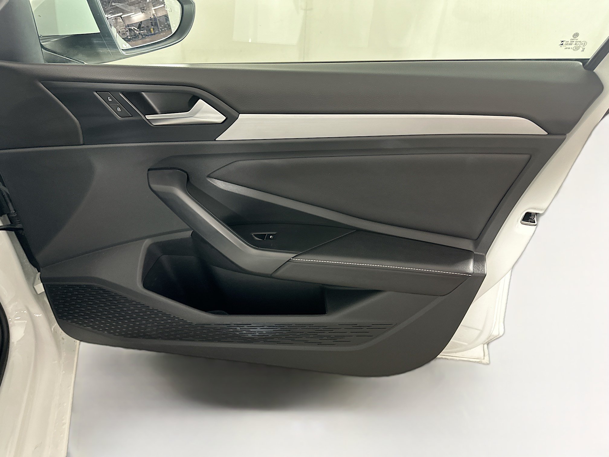 Used 2025 Volkswagen Jetta S FWD image 30