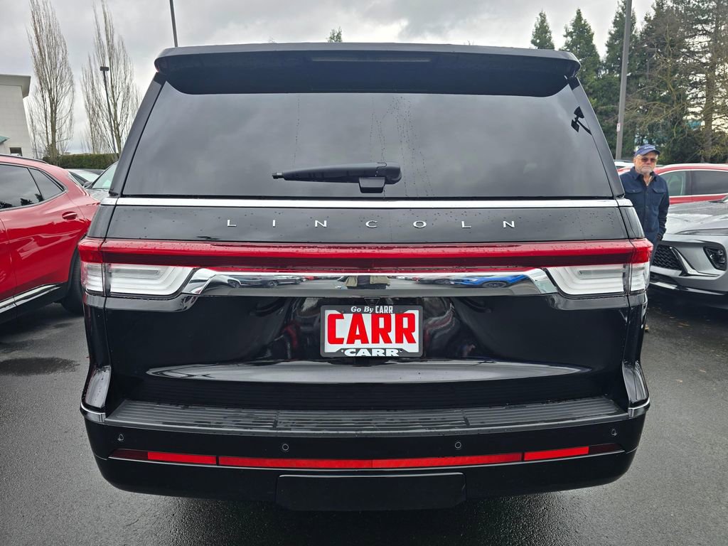 Used 2024 Lincoln Navigator L Reserve image 4