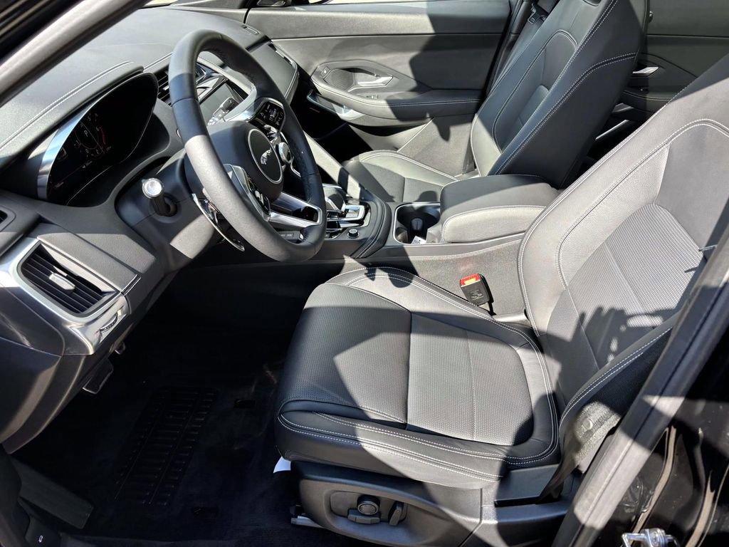 Used 2024 Jaguar E-PACE R-Dynamic SE image 10