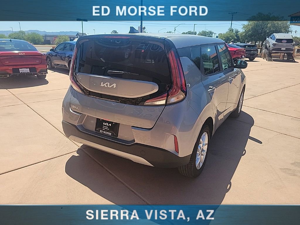 Used 2025 Kia Soul LX FWD image 6