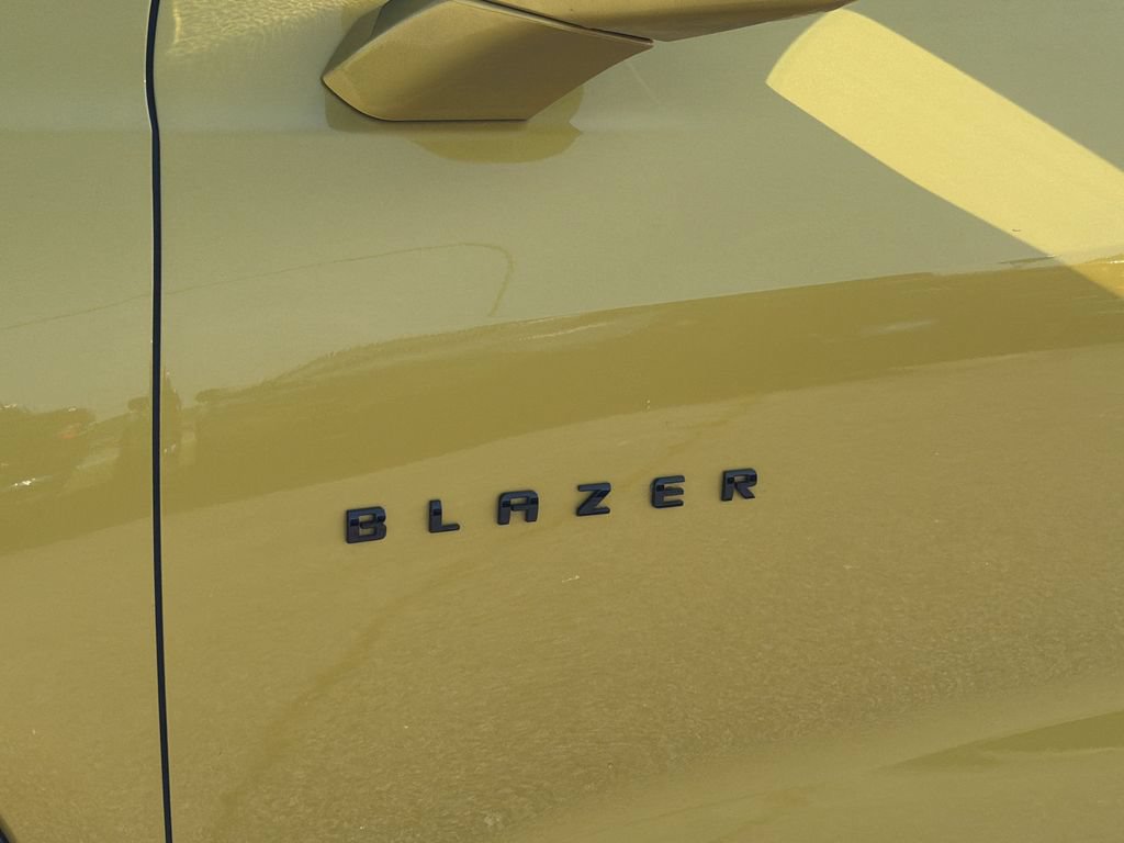 Used 2022 Chevrolet Blazer RS w/ Enhanced Convenience Package AWD/4WD image 31