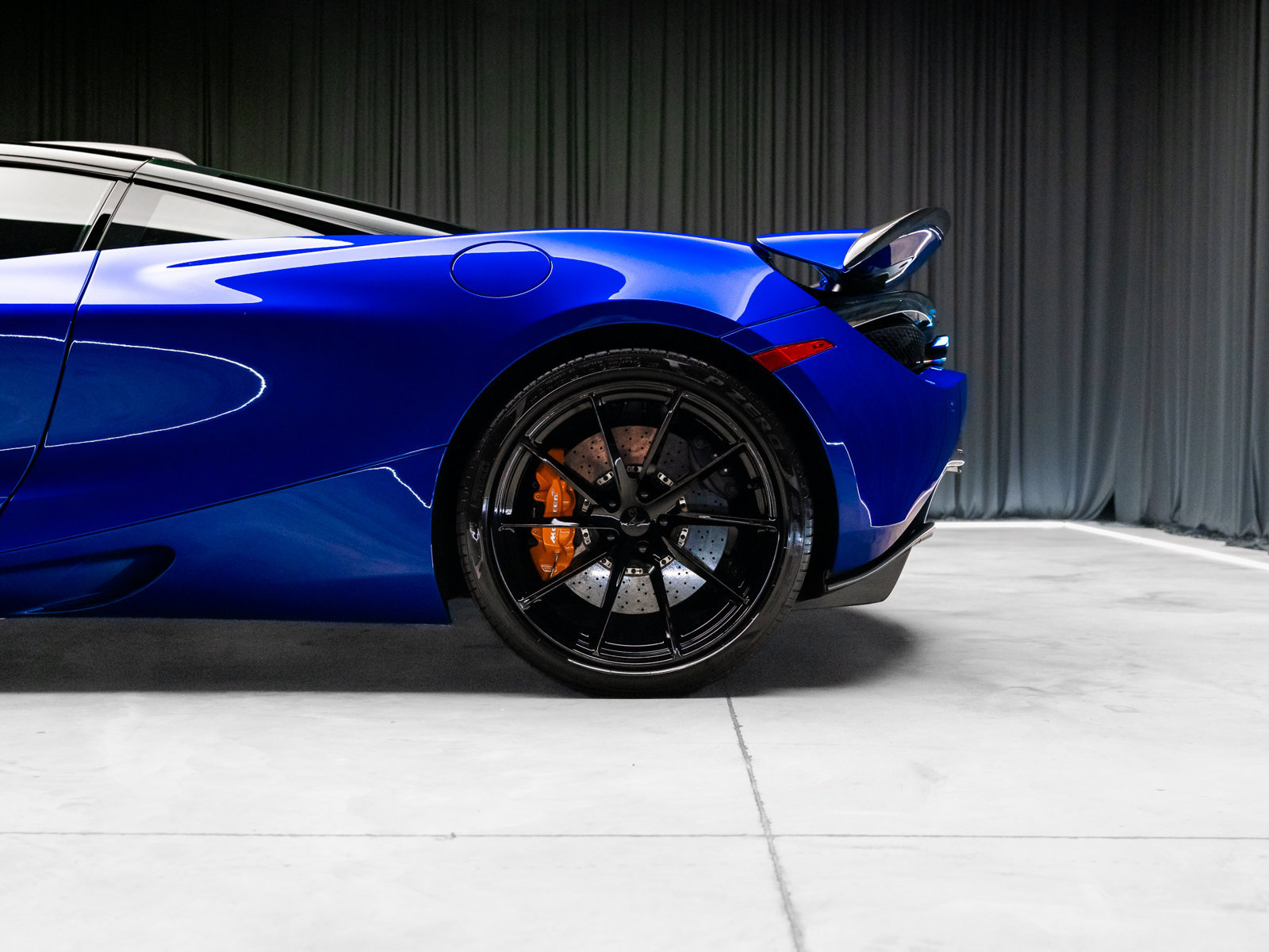 Used 2018 McLaren 720S Luxury RWD image 39