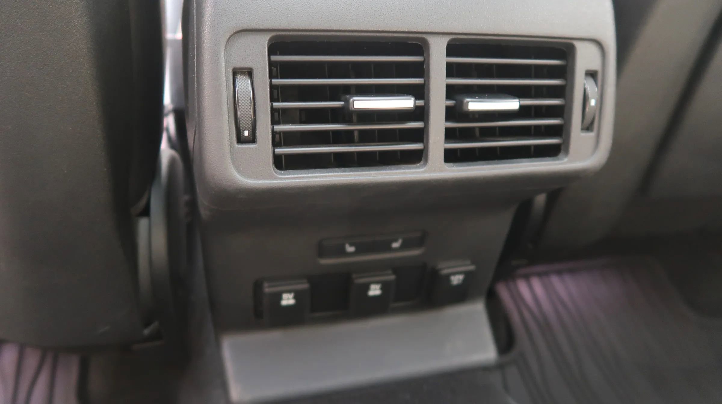 Used 2018 Land Rover Range Rover Velar image 44