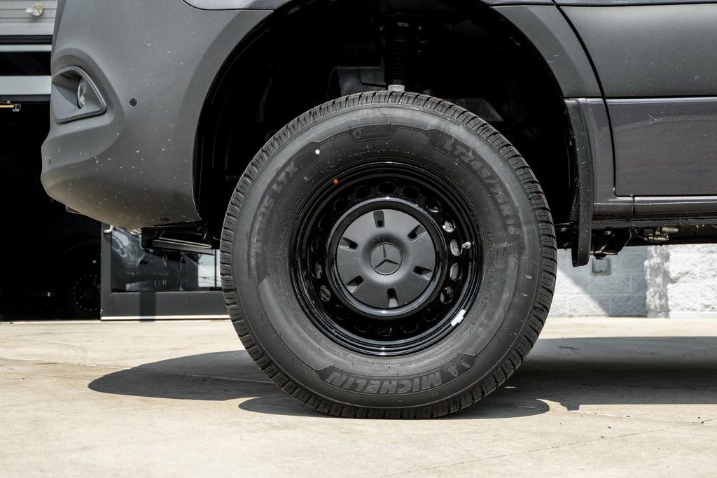 Used 2025 Mercedes-Benz Sprinter 2500 video 4