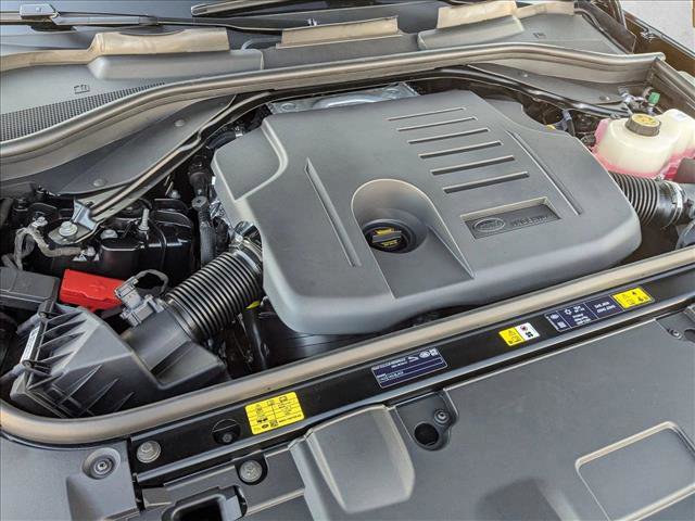 New 2026 Land Rover Range Rover SE image 18