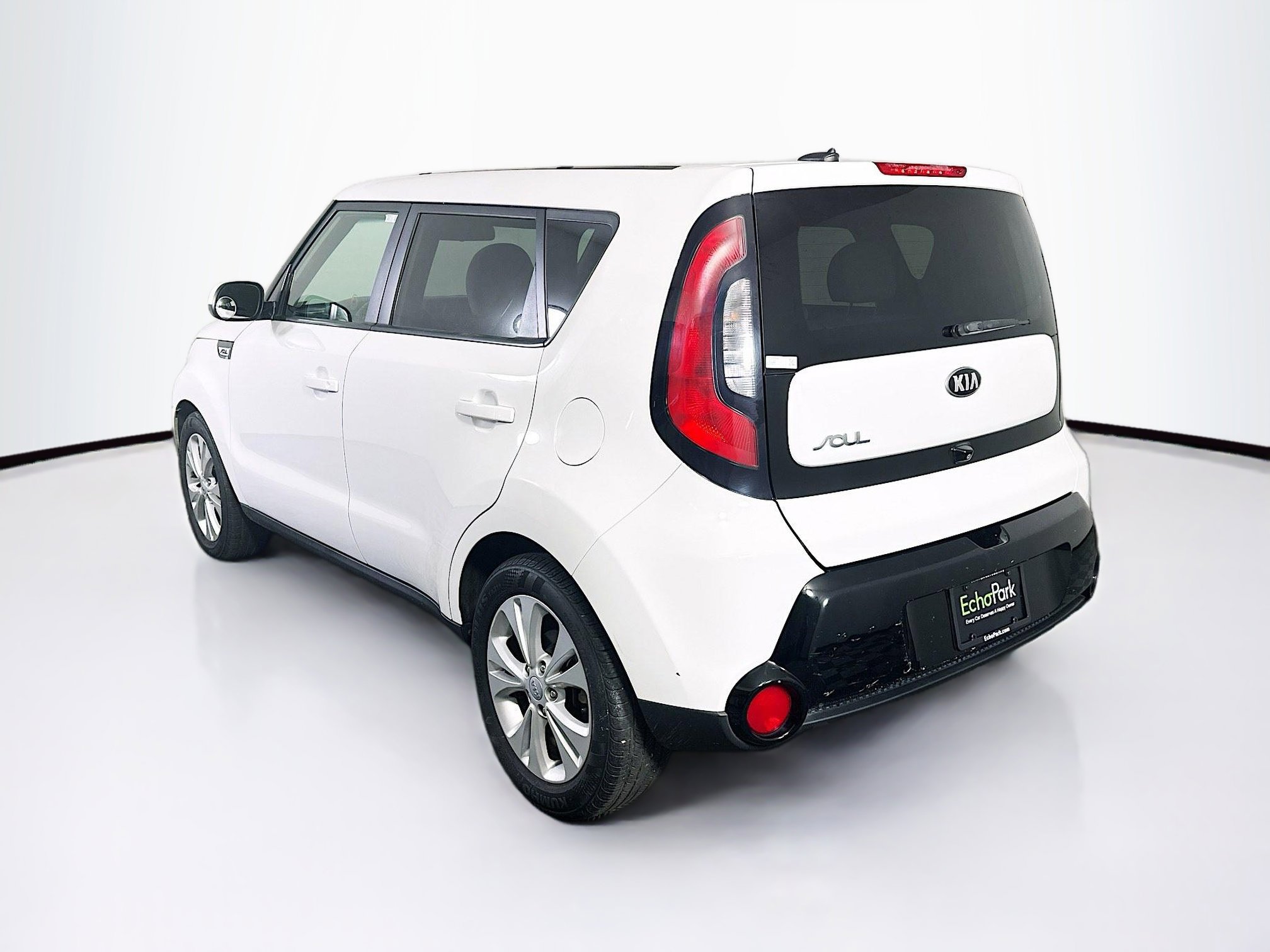 Used 2016 Kia Soul + image 5