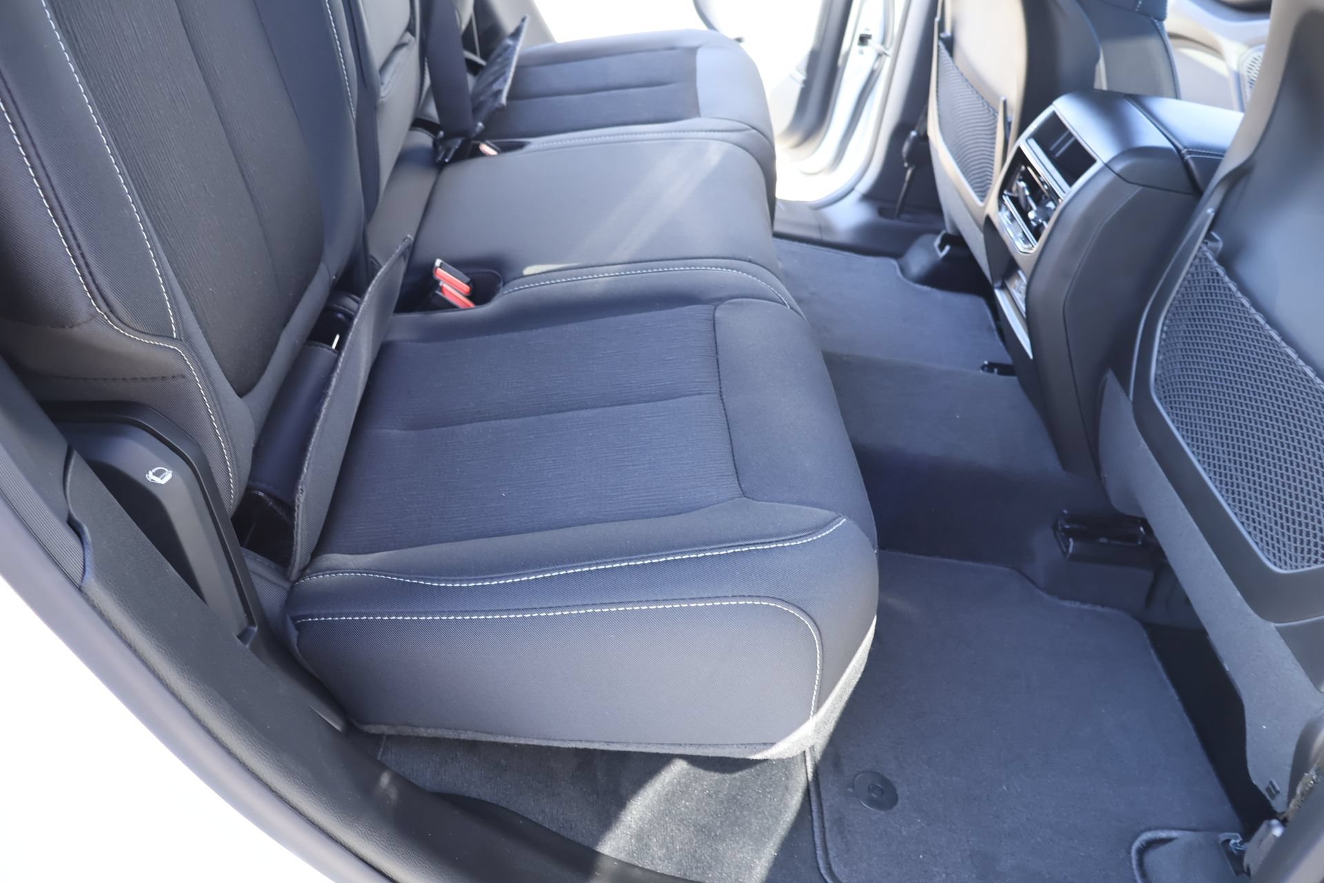 New 2026 Jeep Grand Cherokee Laredo RWD image 13