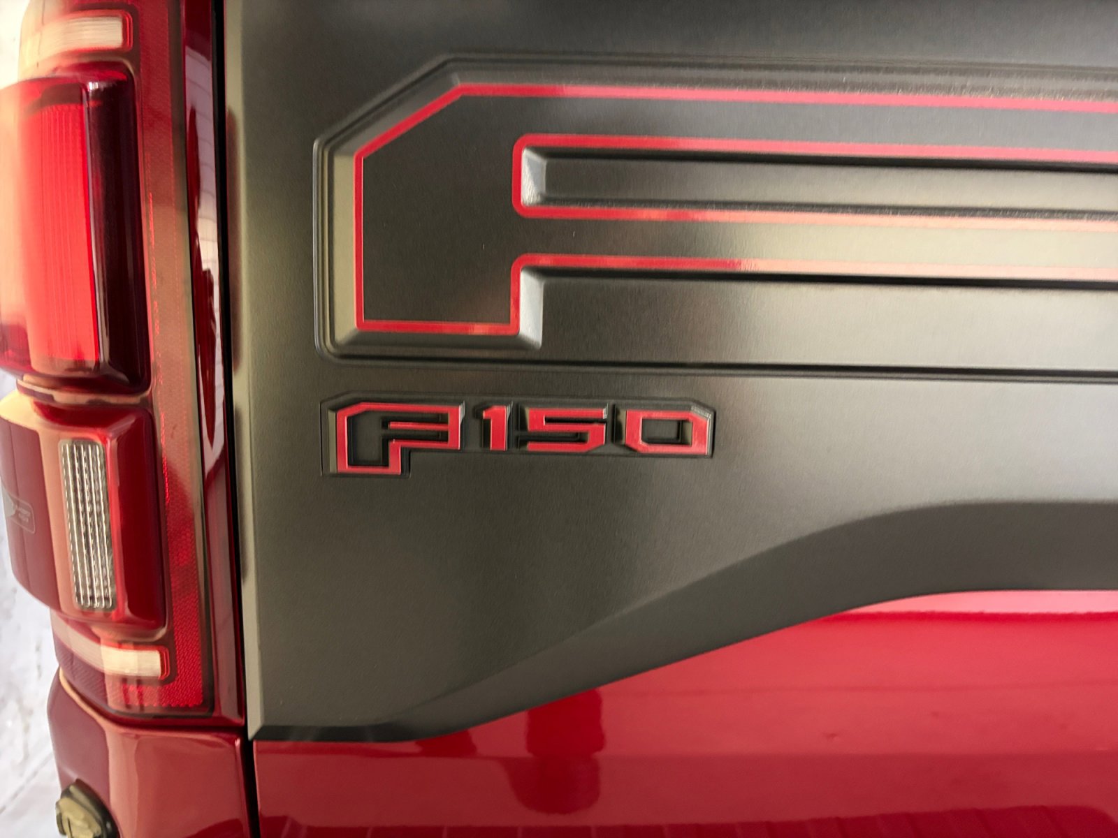 Used 2018 Ford F150 Raptor w/ Equipment Group 802A Luxury AWD/4WD image 17