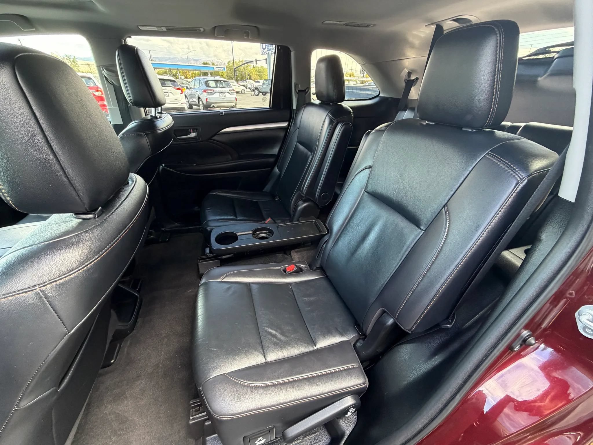 Used 2019 Toyota Highlander XLE FWD image 21