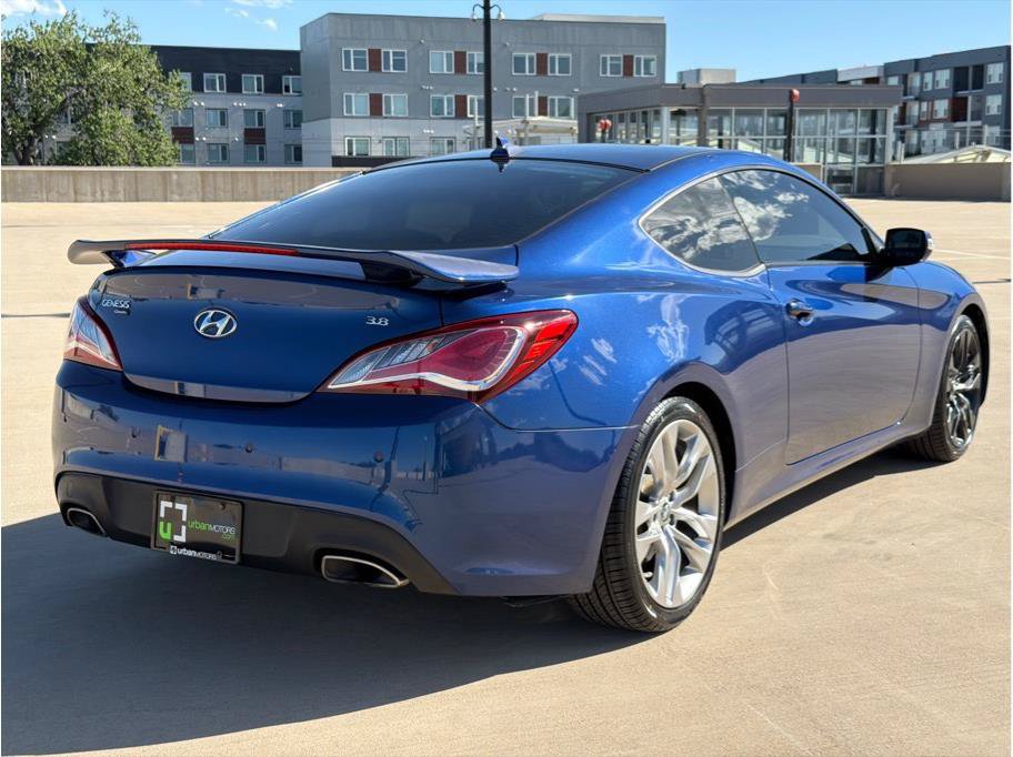 Used 2015 Hyundai Genesis 3.8 RWD image 8