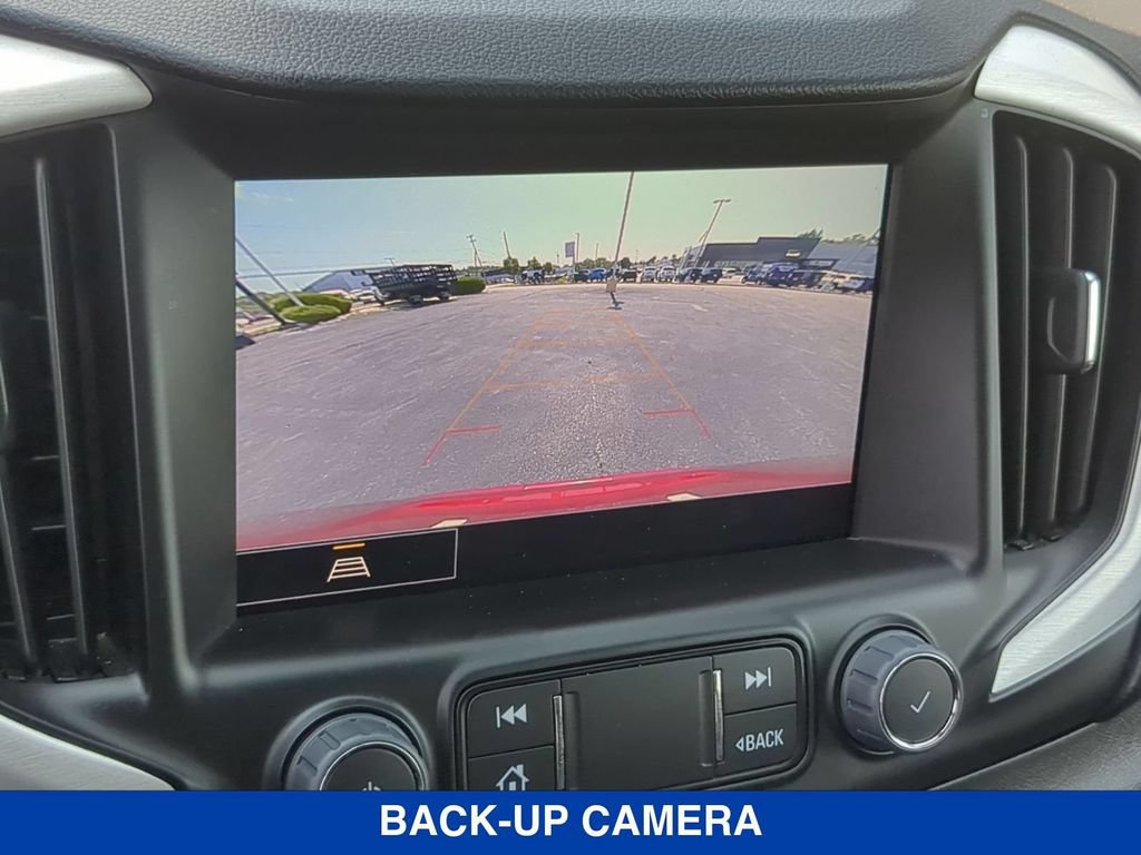 Used 2024 GMC Terrain SLT AWD/4WD image 14