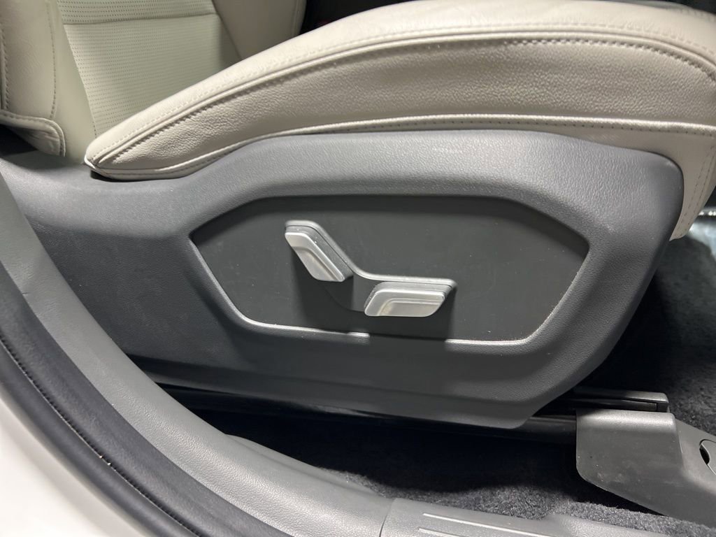 Used 2025 Hyundai Santa Fe Limited image 11