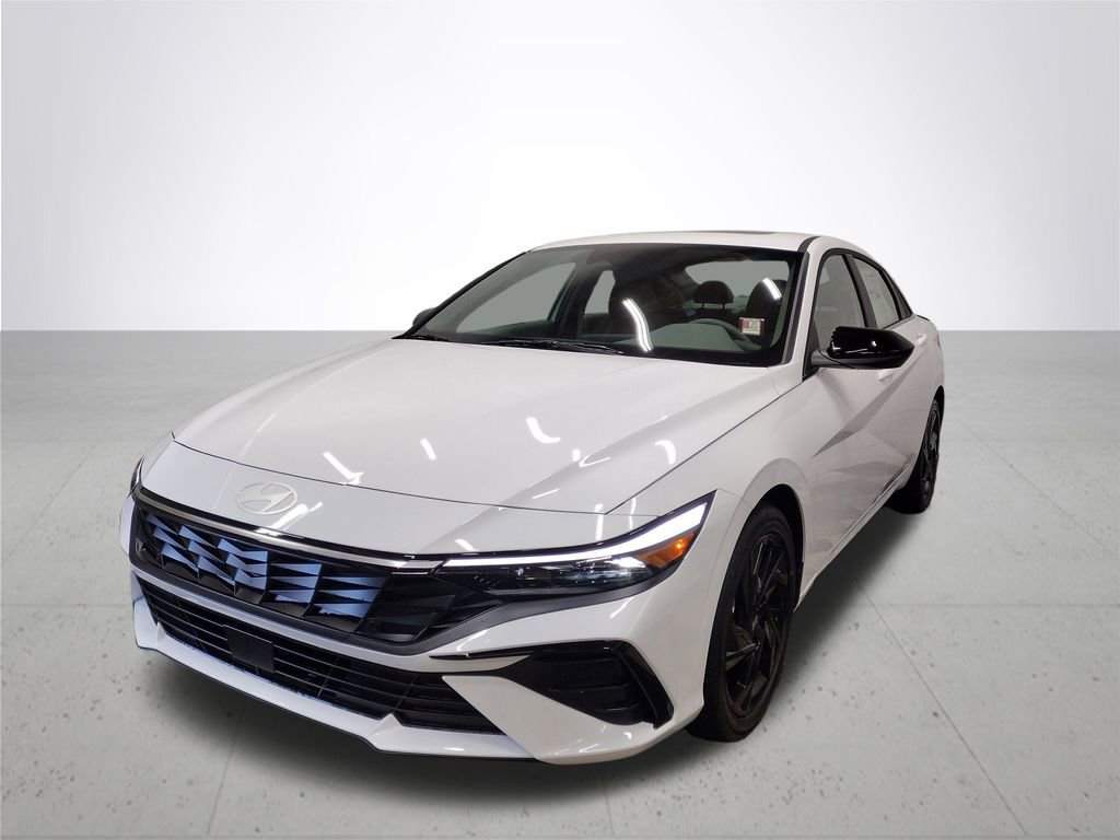 New 2026 Hyundai Elantra SEL Sport FWD image 2