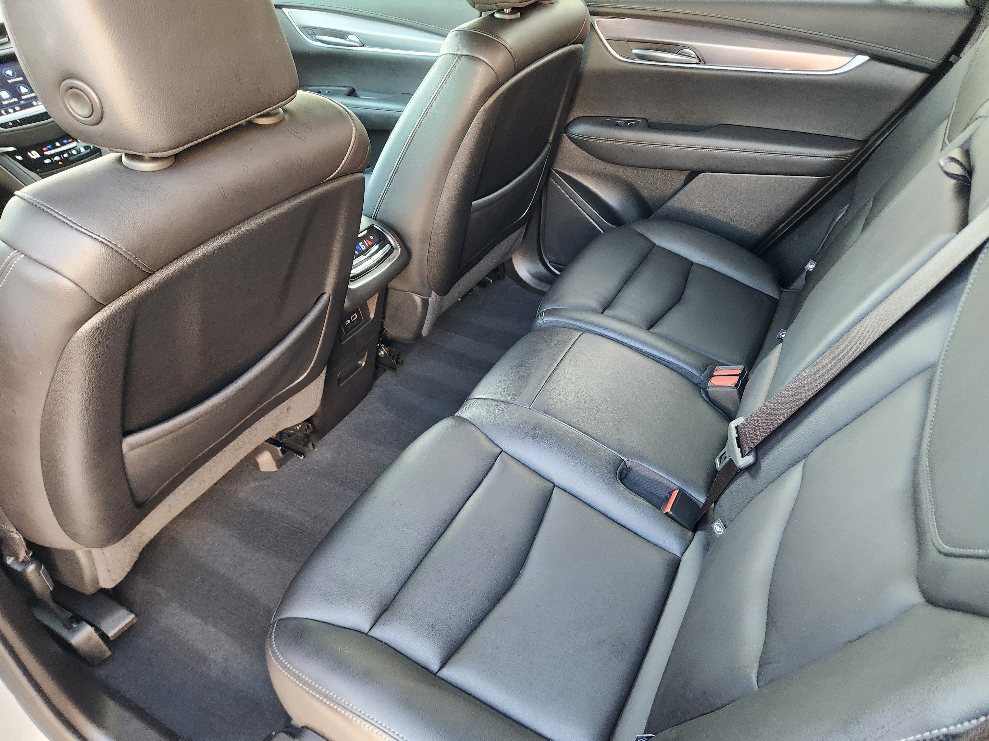 Used 2023 Cadillac XT6 Luxury FWD image 30