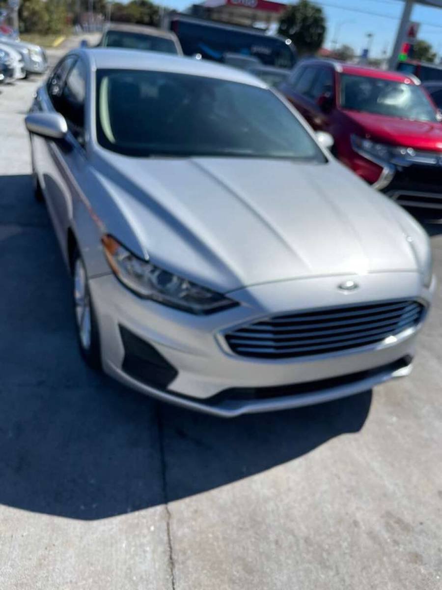 Used 2019 Ford Fusion SE FWD image 6