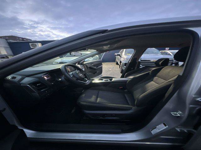 Used 2024 Nissan Rogue SV AWD/4WD image 15
