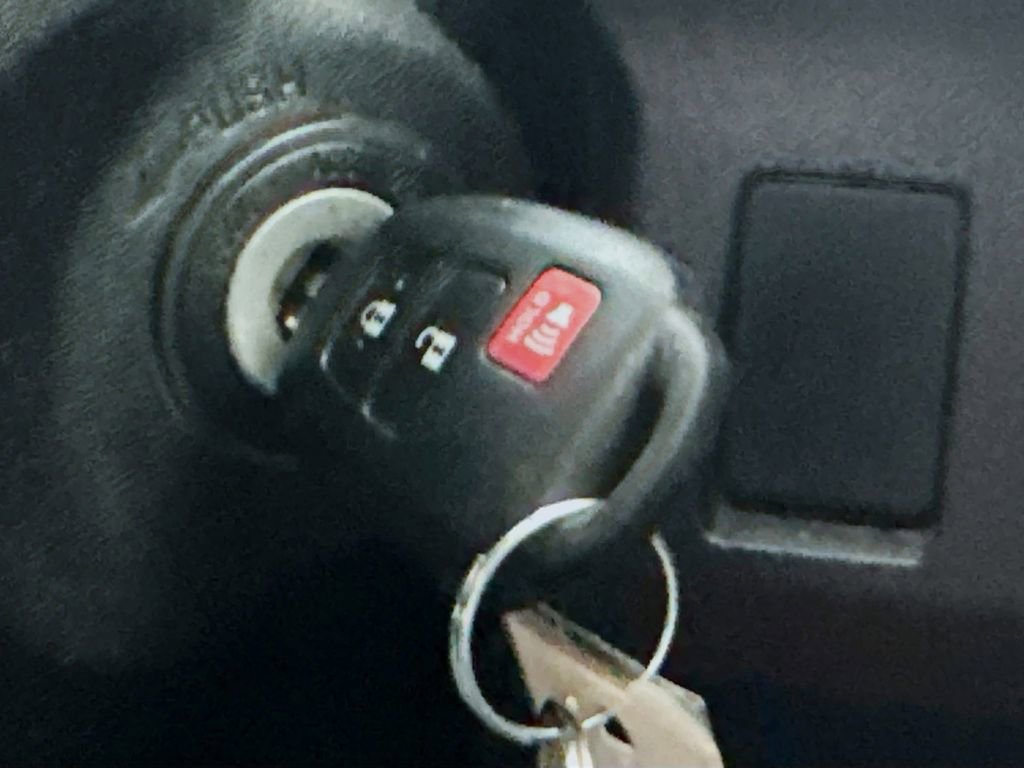 Used 2015 Toyota RAV4 LE image 18