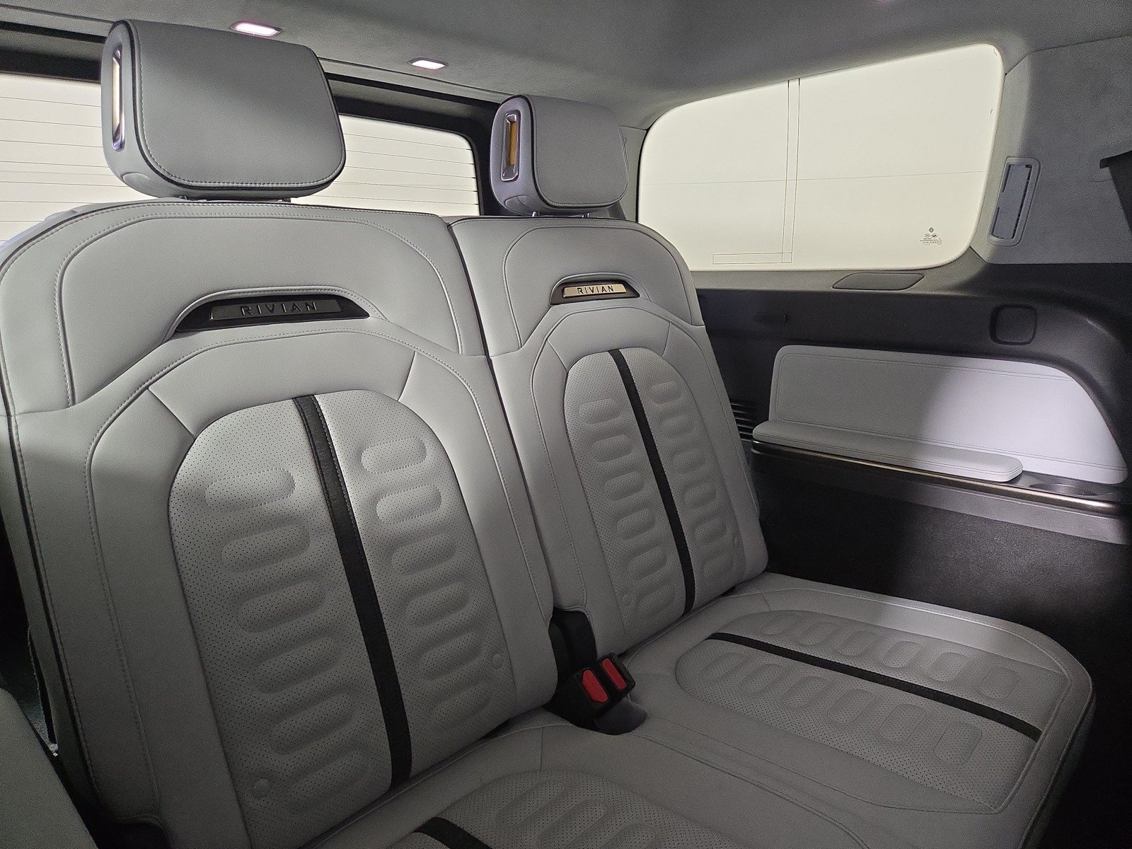 Used 2023 Rivian R1S Launch Edition AWD/4WD image 25