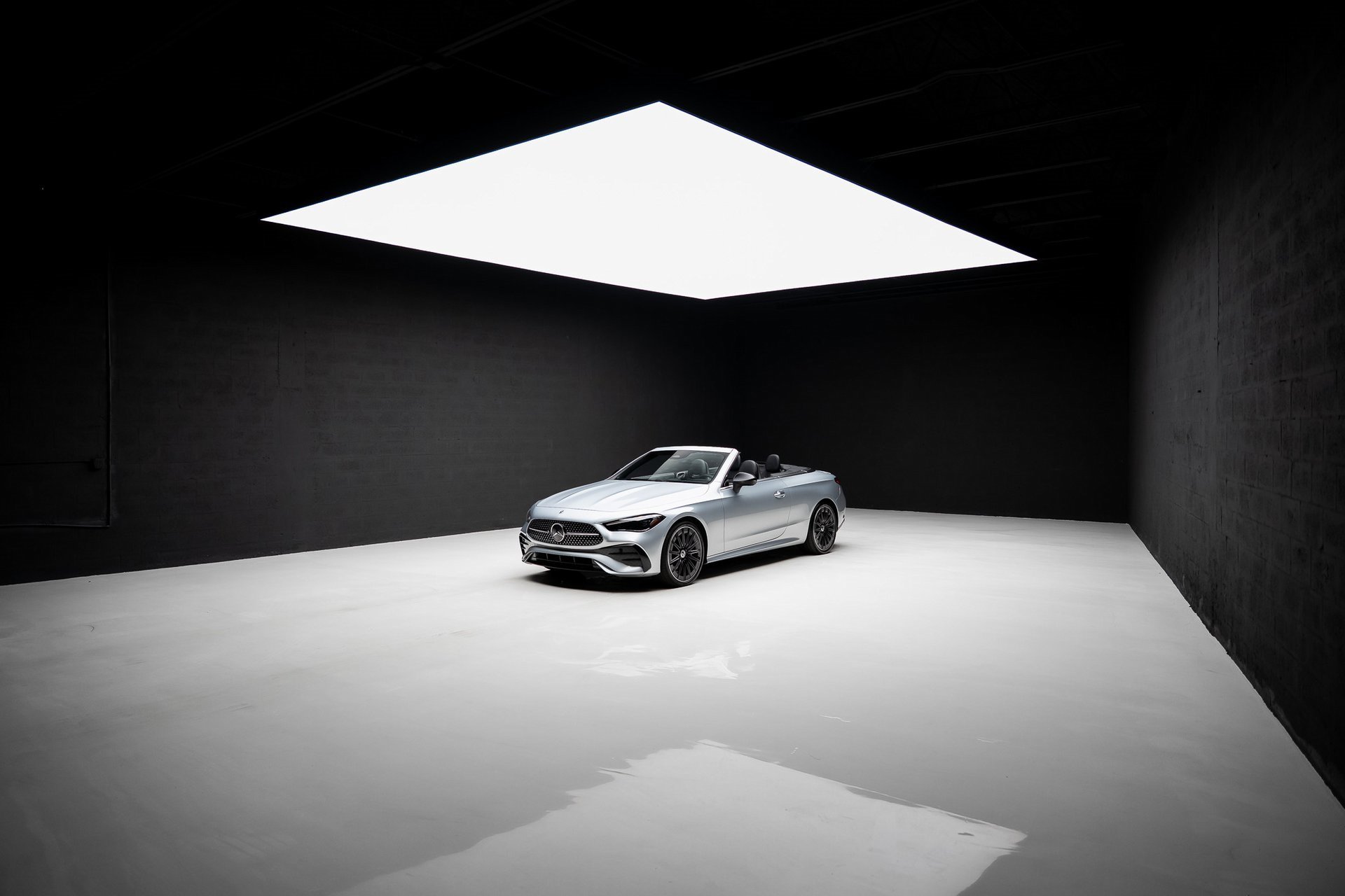 Used 2024 Mercedes-Benz CLE 300 4MATIC Cabriolet image 90