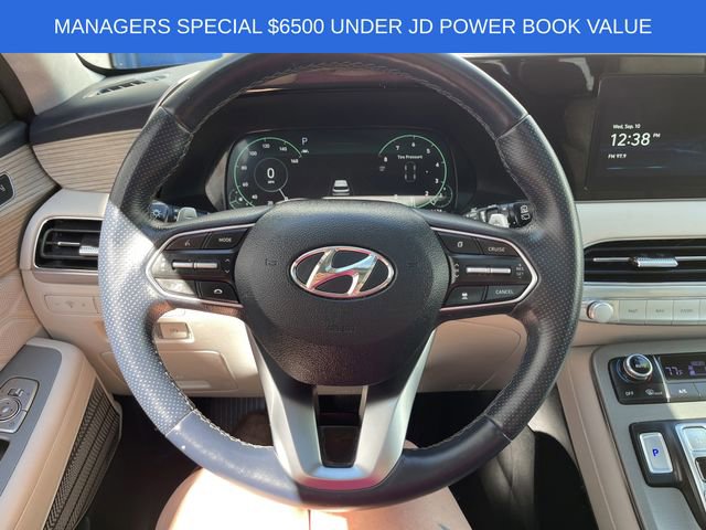 Used 2022 Hyundai Palisade Calligraphy w/ Winter Package image 11