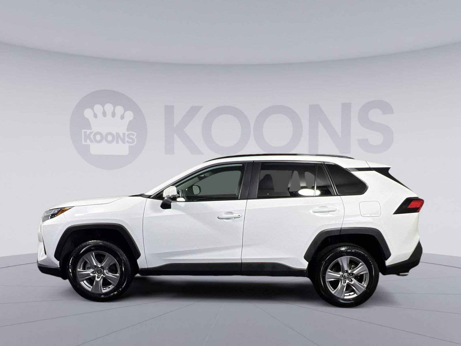 Used 2025 Toyota RAV4 XLE FWD image 7