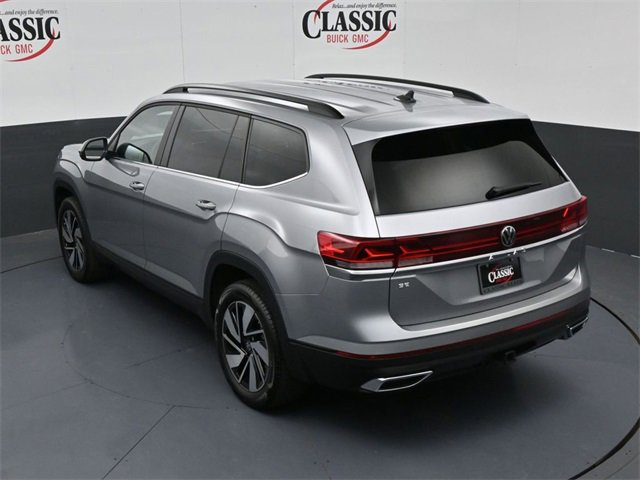 Used 2025 Volkswagen Atlas SE image 14