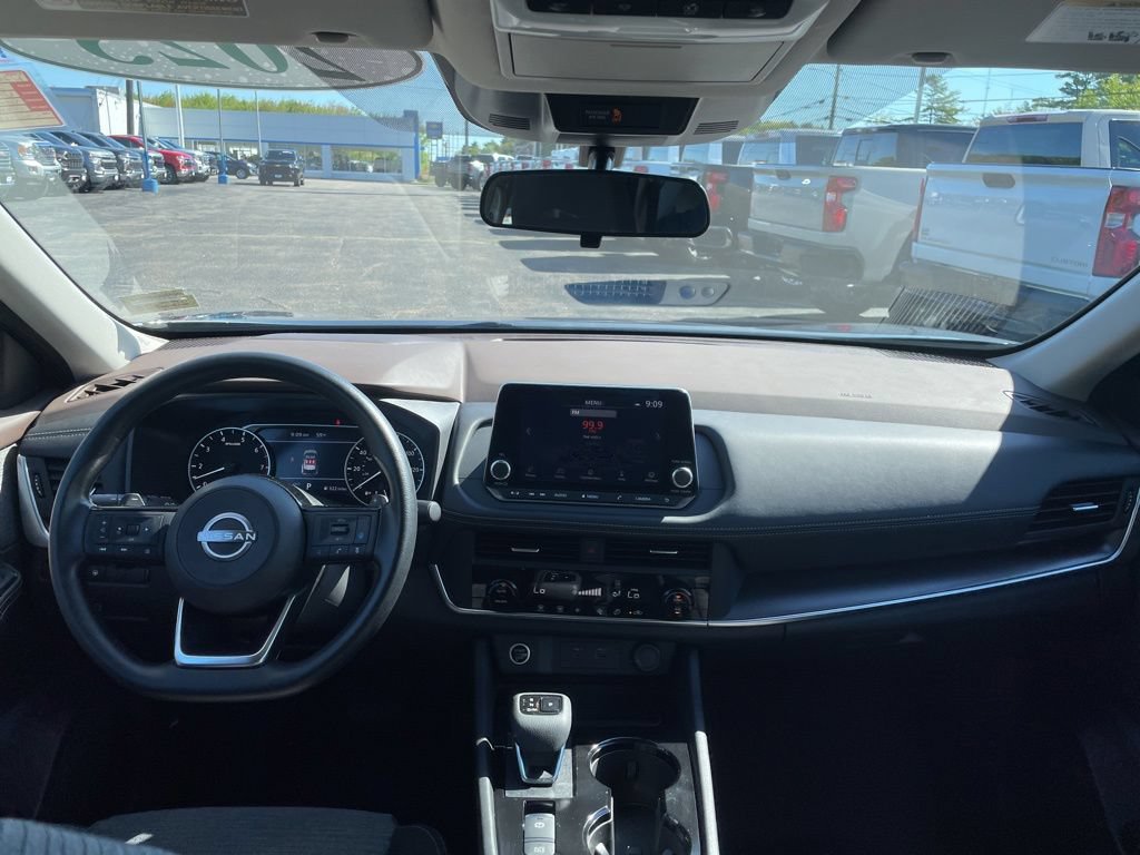 Used 2023 Nissan Rogue SV AWD/4WD image 10