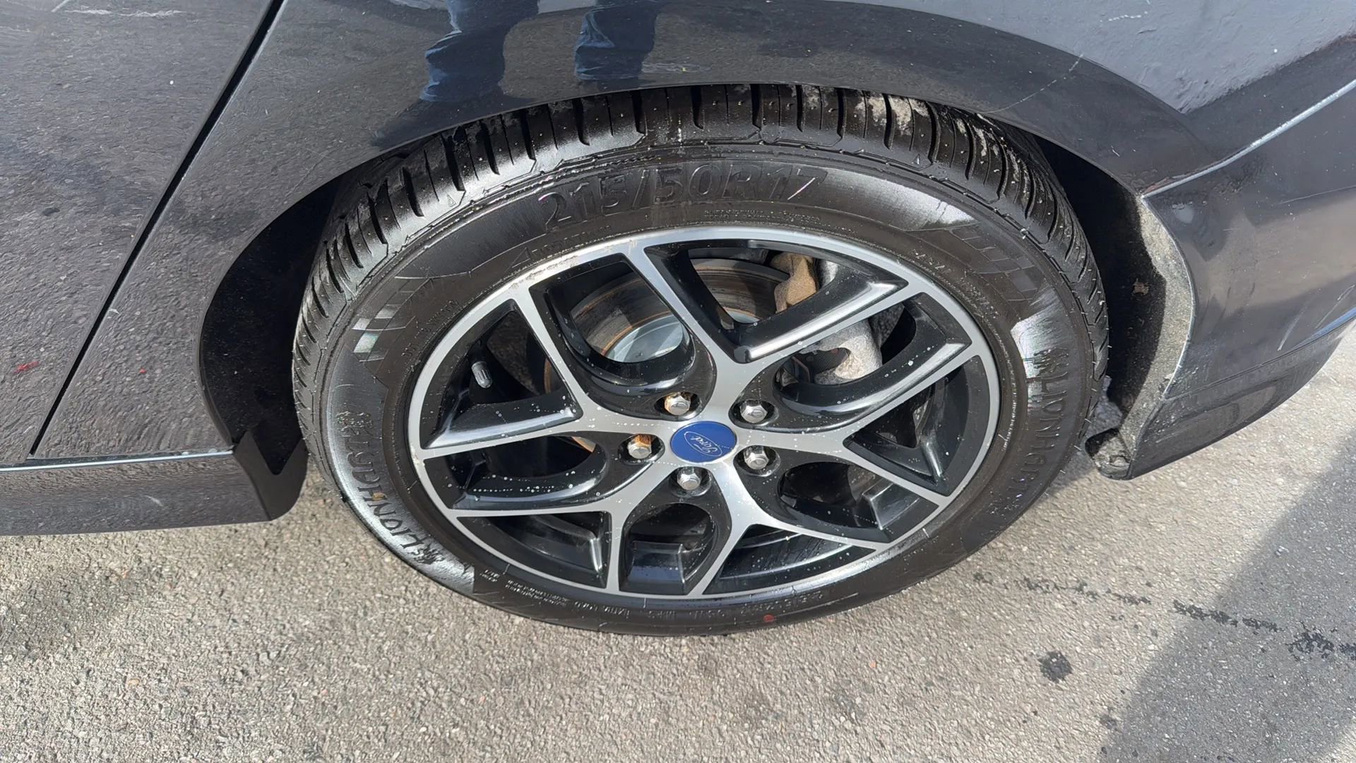 Used 2015 Ford Focus SE w/ SE Sport Package image 9