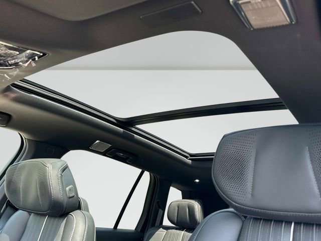 New 2026 Cadillac Vistiq Sport w/ LPO, Floor Liner Package AWD/4WD image 9