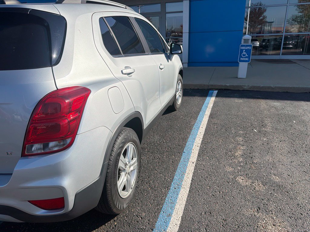 Used 2017 Chevrolet Trax LT FWD image 9