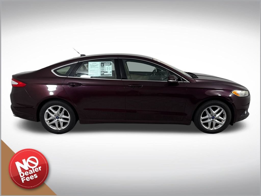 Used 2013 Ford Fusion SE FWD image 2