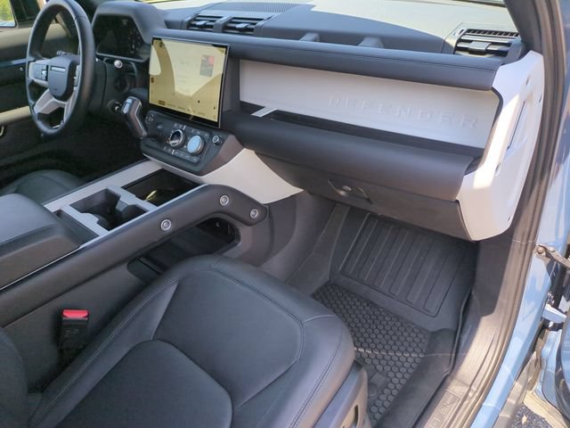 Certified 2026 Land Rover Defender 110 X-Dynamic SE AWD/4WD image 19