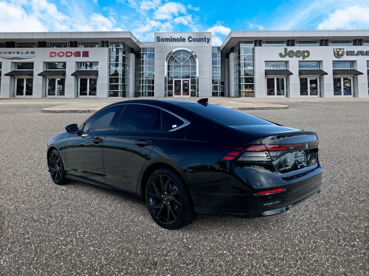 Used 2023 Honda Accord Touring image 6
