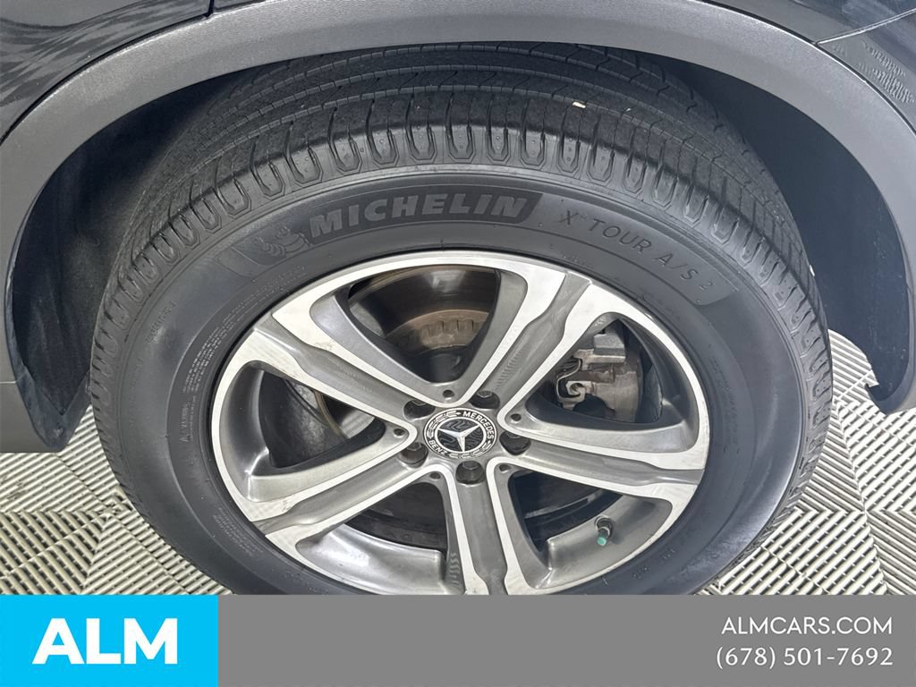 Used 2019 Mercedes-Benz GLC 300 4MATIC w/ Premium Package image 22