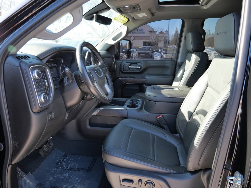 Used 2022 GMC Sierra 3500 Denali w/ Denali Ultimate Package image 11