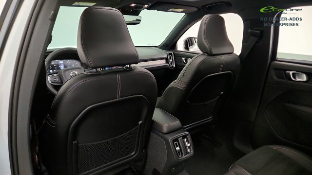 Used 2022 Volvo XC40 T4 R-Design w/ Protection Package Premier FWD image 43
