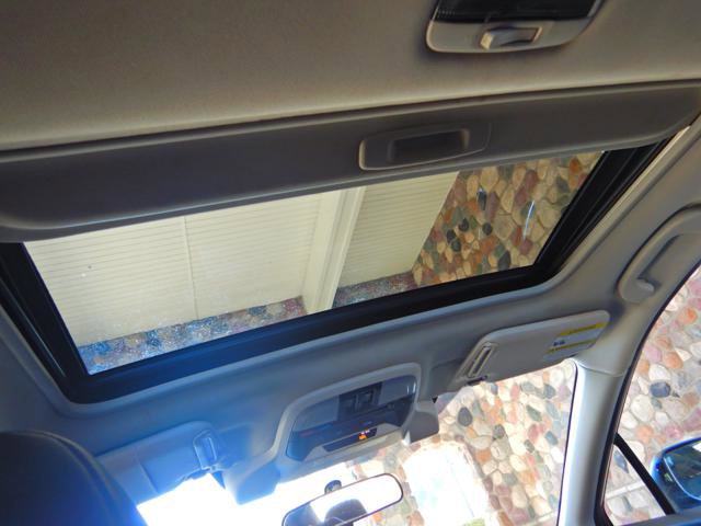 Used 2017 Subaru Impreza 2.0i Limited w/ Moonroof/BSD & Rcta/Eyesight image 17