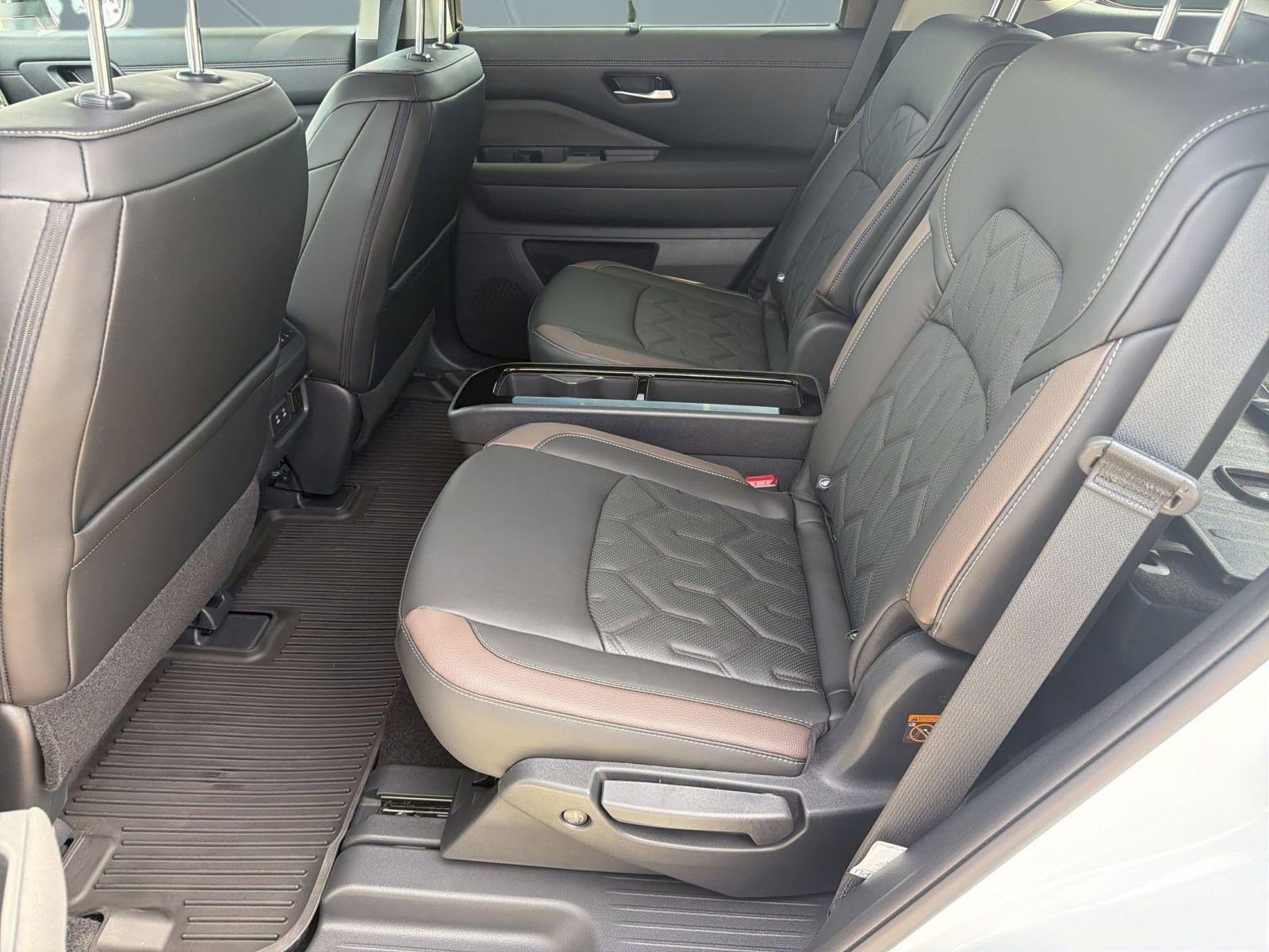 New 2026 Nissan Pathfinder Platinum image 15