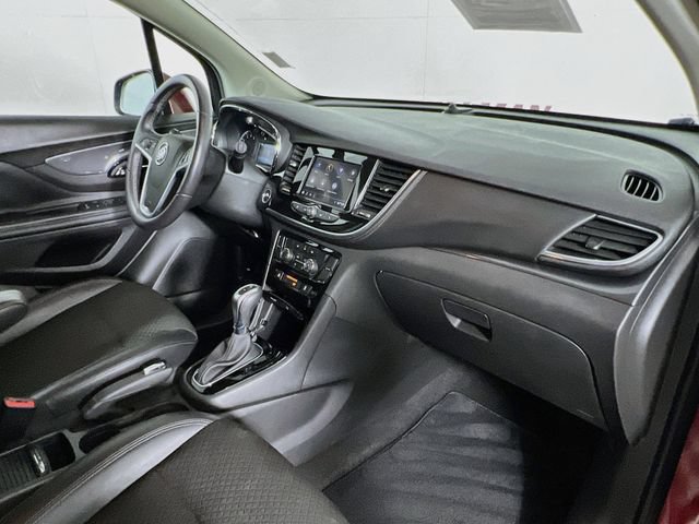 Used 2021 Buick Encore Preferred AWD/4WD image 35