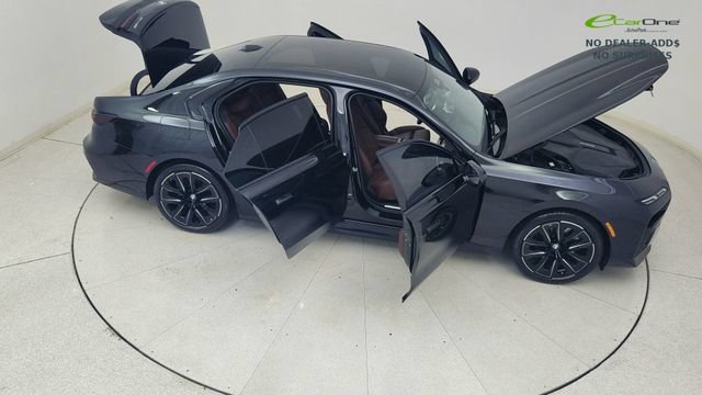 Used 2025 BMW i7 eDrive50 w/ M Sport Package RWD image 82